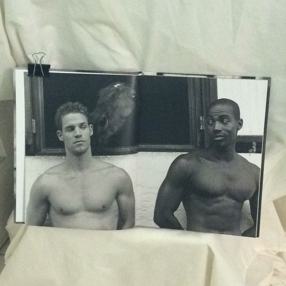 MEN Bodies as Art Photo Book by Stefan May - Picture 3 of 9